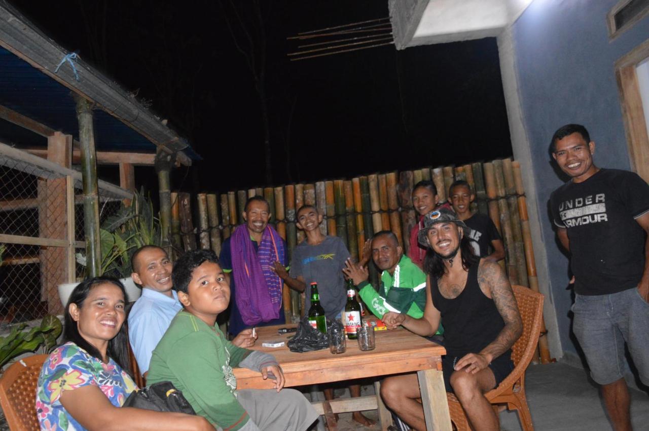 Labuan Bajo Mahoni Guesthouse Ngoại thất bức ảnh
