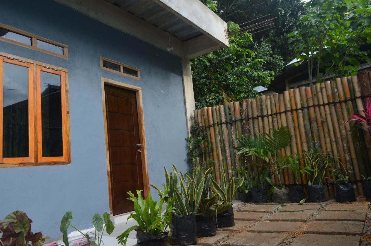 Labuan Bajo Mahoni Guesthouse Ngoại thất bức ảnh